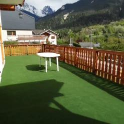 Décoweb Gazons | DÉCOWEB - Moquette d'extérieur verte sur plots - imitation gazon synthétique - rouleau de 4m x 46m