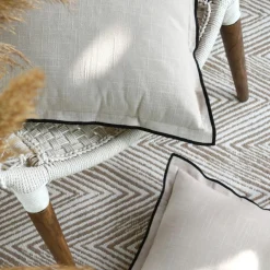 Lovely Casa Objets De Décoration | - - coussin volant plat feston noir coton