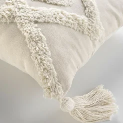Paris Prix Objets De Décoration | - Coussin déco tufté à pompons 