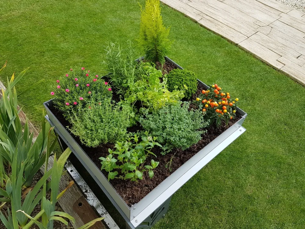 ROBOT PROTECT Tondeuses | - Abri Robot Tondeuse Life Jardinière 2 en 1 multimarque 73,5 x 59 x 40 cm | Résistant aux intempéries Protection UV | Made in Europe