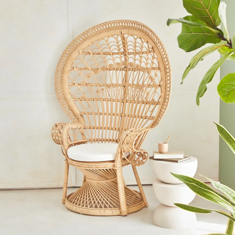 Sweeek Mobilier D'Intérieur | - Fauteuil vintage en rotin avec coussin d'assise. Mahe. L 110 x p 60 x h150cm